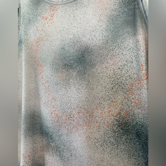 Lululemon High Neck Run and Train Tank spray paint sz 8
A215 - Picture 3 of 7